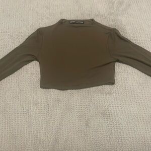 Cropped long sleeve shirt